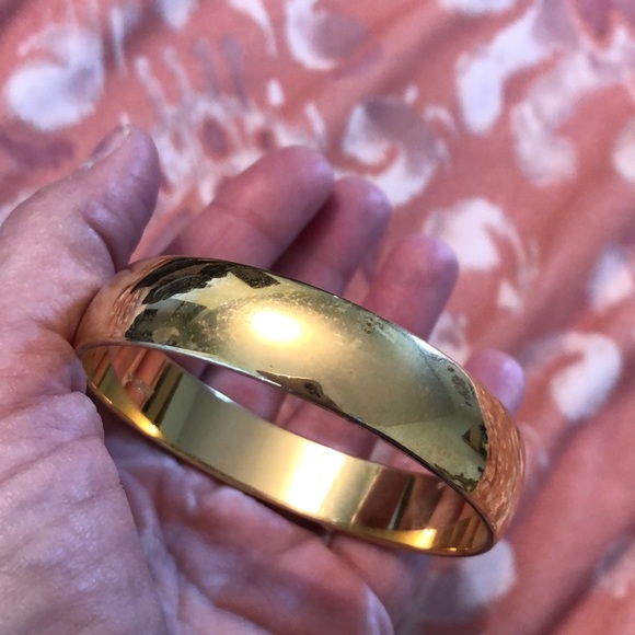 Monet vintage heavy gold colored bangle bracelet